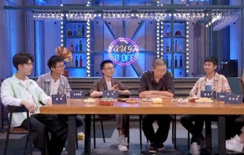  录制|《脱口秀大会》录制现场，女明星素颜空降观众席，状态恢复不少