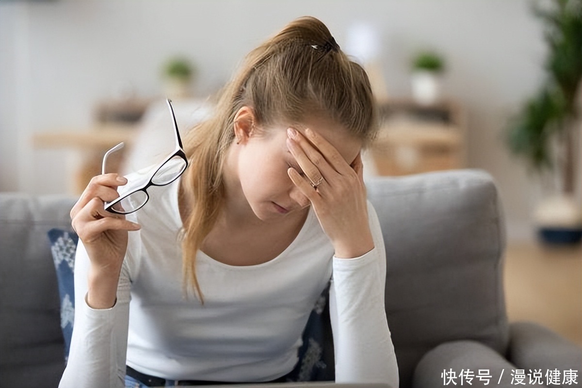 失眠到凌晨四五点还有必要睡吗(到了凌晨时分还是没法睡？失眠的同时，劝你最好留意这4件事)