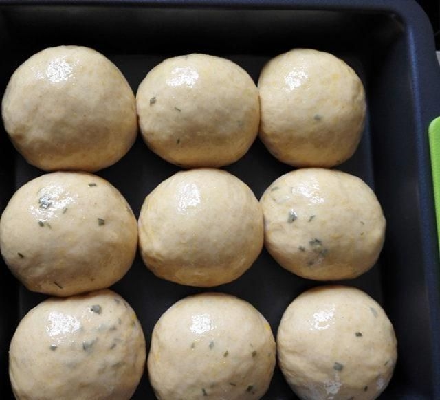  口吃|一款操作简单的餐包，添加了白味噌和葱花，空口吃味道也是棒棒的