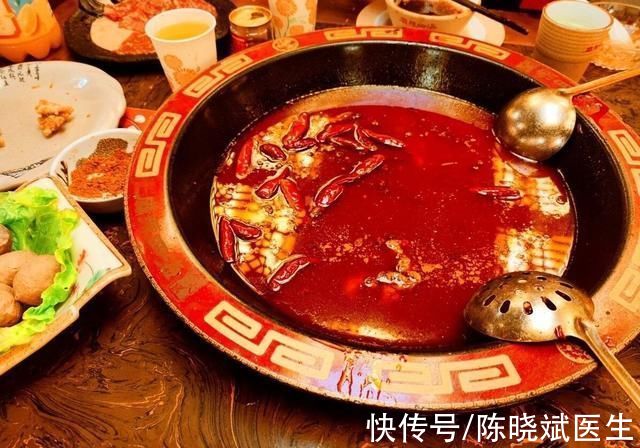 中医有4个方法能缓解失眠(老中医教你3个“失眠法宝”，经常失眠、爱做梦的，不妨都试试)