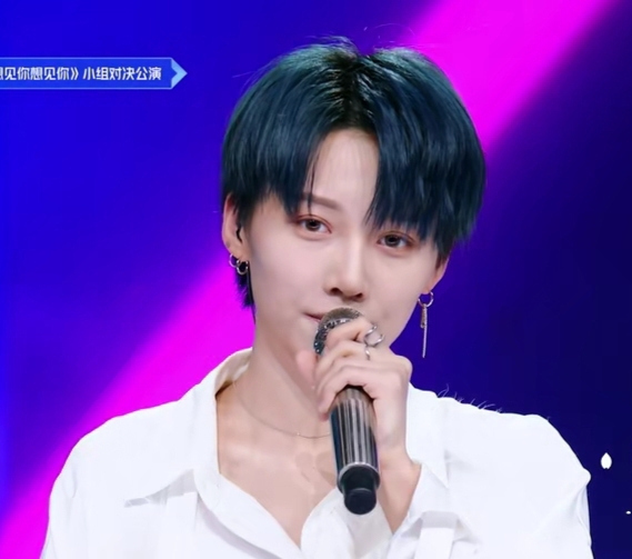  争议|《青你2》再惹争议，学员买版权、做妆发，节目组是太抠还是太狠