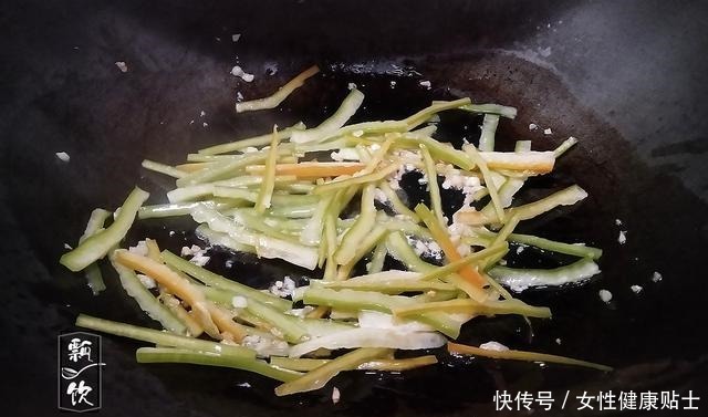 根根|炒土豆丝时,掌握一个小技巧,土豆丝根根分明,清脆爽口,超好吃