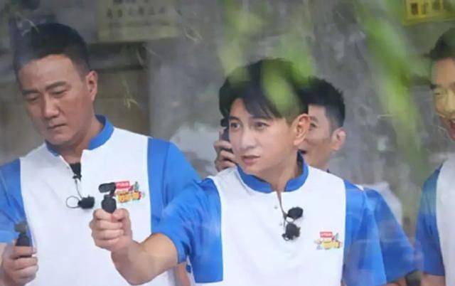  杨洋|一线男明星全程在玩捉迷藏，这档综艺到底凭什么火的？