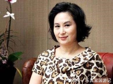 宠爱|她是赌王最宠爱的女儿，为了许晋亨，把婚纱挂酒店，打脸李嘉欣