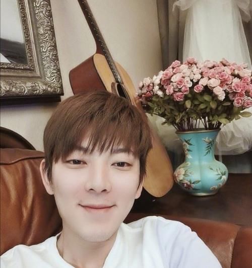  进展|30岁快男陈翔疑曝恋情，与女子购婴儿用品进展神速