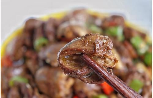 鸡心|爆炒孜然鸡心滑嫩美味，去腥又能增香，这步非常关键一看就学会