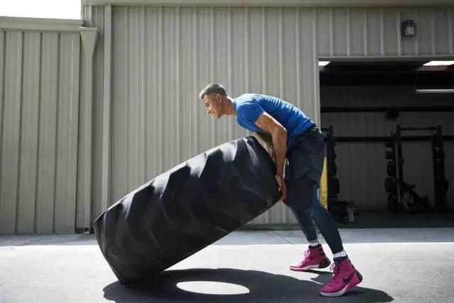 边线球|周琦不就一个边线球失误吗?为什么没人尊重他,态度懒散是最致命