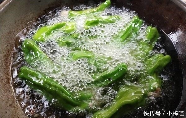  香辣|辣椒和“它”一起做，香辣开胃促消化，儿子一人就能吃一盘！