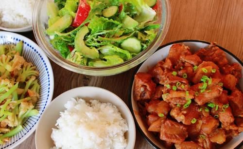  菜花|晒晒我家午餐，两个人3道菜，好吃又下饭，老公说再也不想吃食堂