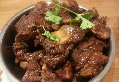 杀猪|论东北人“吃到过瘾的美食”,杀猪菜不算啥,最后一个才最狠