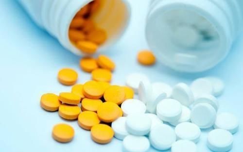  改掉|肝脏不好的人，“脸上”有4种表现！5件“伤肝”的习惯要改掉