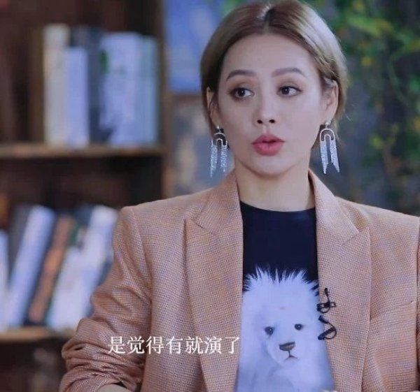  万茜|拆穿万茜、狠怼宁静，被称明星照妖镜的毒舌主持，终于遇到对手了