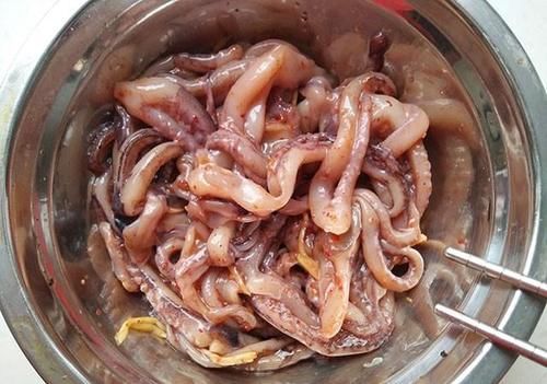  暑后|入暑后猪肉牛肉靠边站，这鱼鲜香开胃，炒两下就熟了，我家常吃