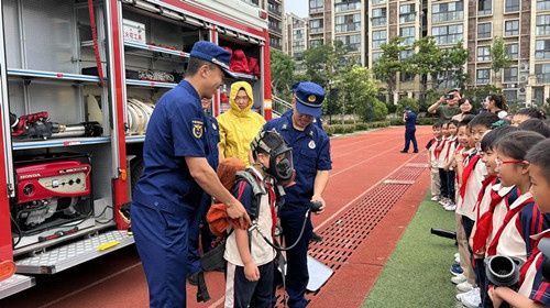 梅岭小学西区校：消防安全进校园 安全知识伴“童”行