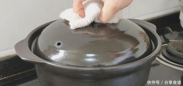 不炸|看看客家人怎么吃,不煎不炸,出锅3斤鸡肉加1斤花甲带汁吃光光