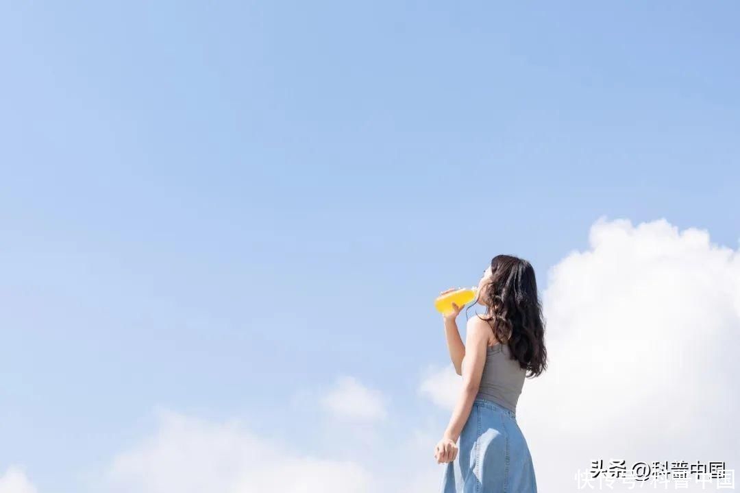 为什么喝冰镇汽水那么爽(为什么喝冰镇汽水那么爽爽爽爽爽？)