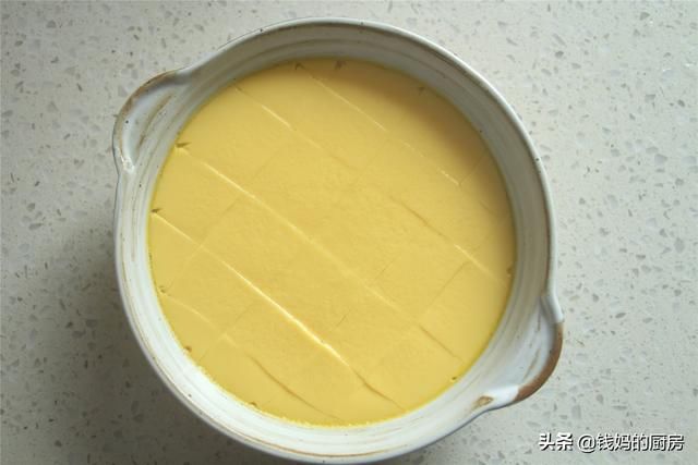  鲜嫩|蒸鸡蛋羹，水和鸡蛋按这个比例刚好，蛋羹鲜嫩如布丁还没蜂窝