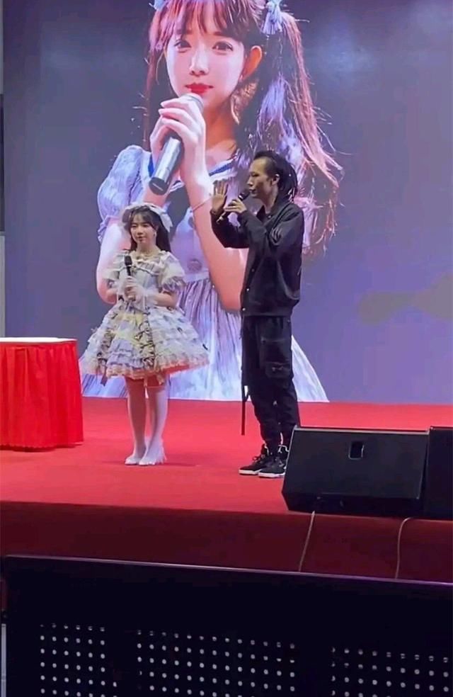  质疑|Lo圈顶流王奕萌现身CJ现场，打破换头质疑，还得到汪东城的肯定