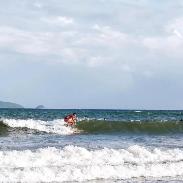  懂行|懂行｜夏日冲浪季，我们采访了几位冲浪达人