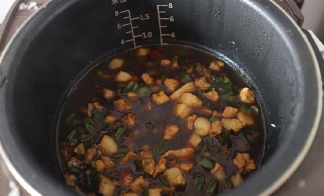  爱吃|不想炒菜，将饭菜直接一锅煮，没想到老公爱吃的不行，连吃三大碗