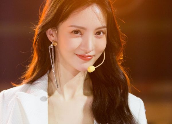  公布|《乘风破浪的姐姐》第三次公演分组公布，四个五人组，你期待谁？