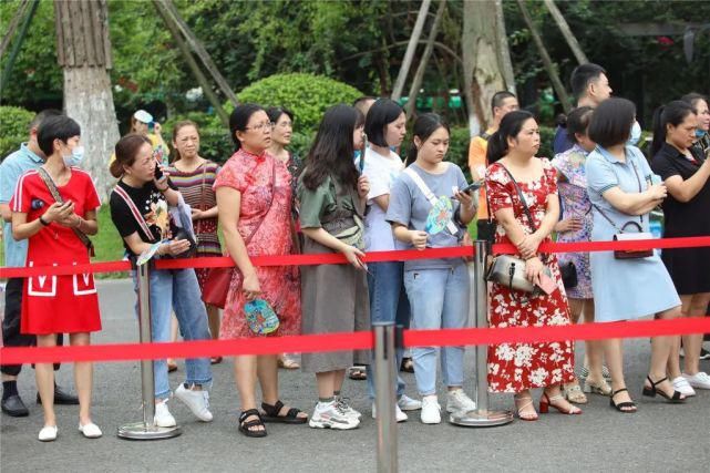  刘昌松|╭(●`?′●)╯╰(●’?’●)╮考完啦！