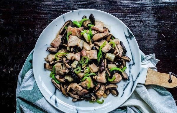  过瘾|香菇炒肉，柔软嫩滑，美味过瘾，简单易学