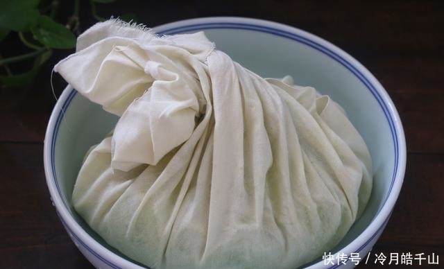 储存到冬天|夏天把黄瓜冷冻起来,留到冬天炒肉吃,特别香,我每年都做