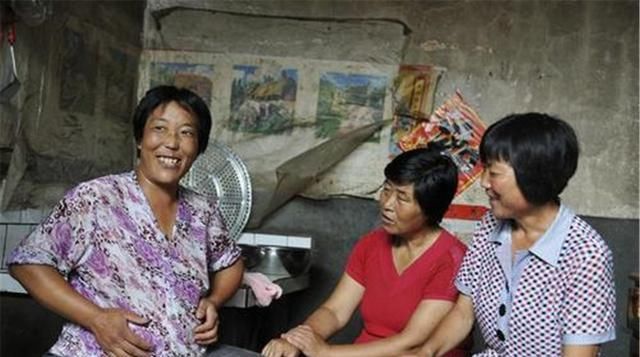  羞愧|“我养弟弟，谁养我儿子？”大女儿一声质问，让高龄父母羞愧