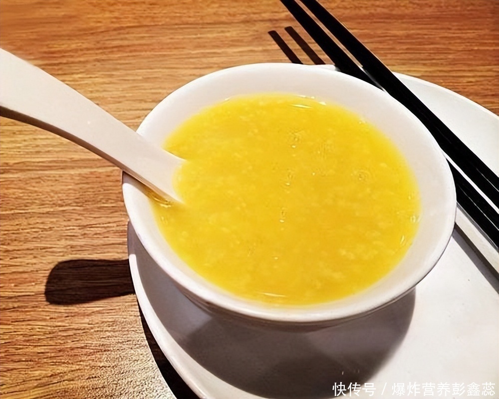 早餐为何不能吃小米粥(早餐不能再吃小米粥了？提醒：除了小米粥，还有这3种食物)