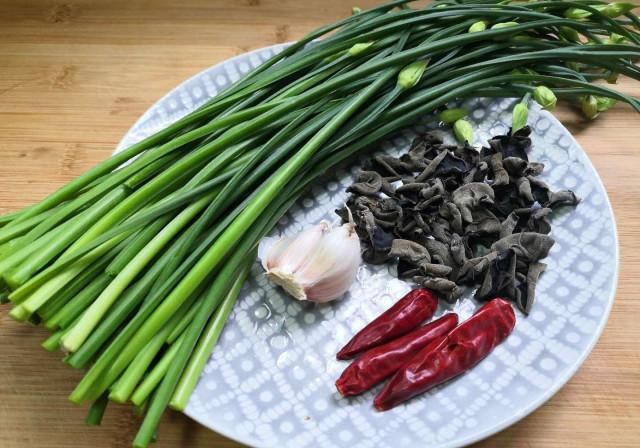  别错过|入伏后，吃这菜正当时，2元一把，清脆爽口，排毒甩脂肪，别错过