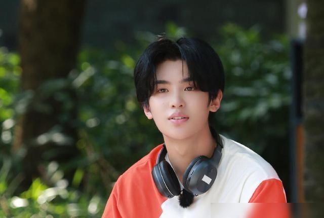  满满的|《元气满满的哥哥》真心希望节目组不要再请飞行嘉宾了！