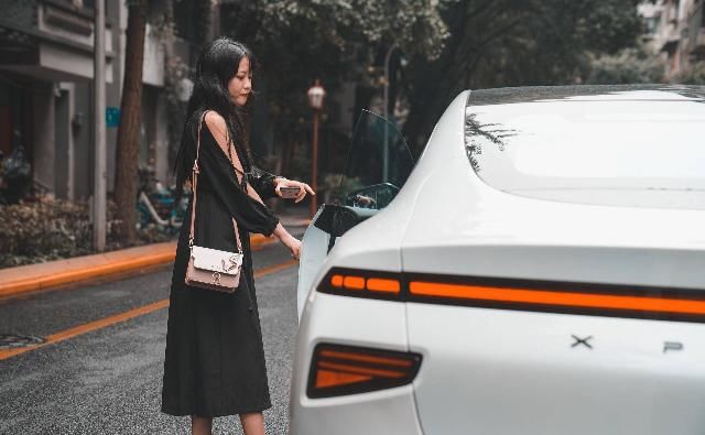  寻味|寻味成都 | 一座来了就不想走的城，一台开了就不想下的车