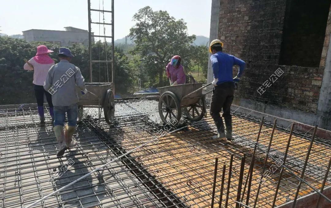小伙|晒家丨广东这位95后小伙, 花75万为爷爷奶奶建房养老, 孝心太难得