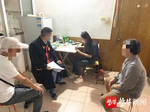 江北|当事人长期卧床,江北新区法院将庭审“搬”进她家中