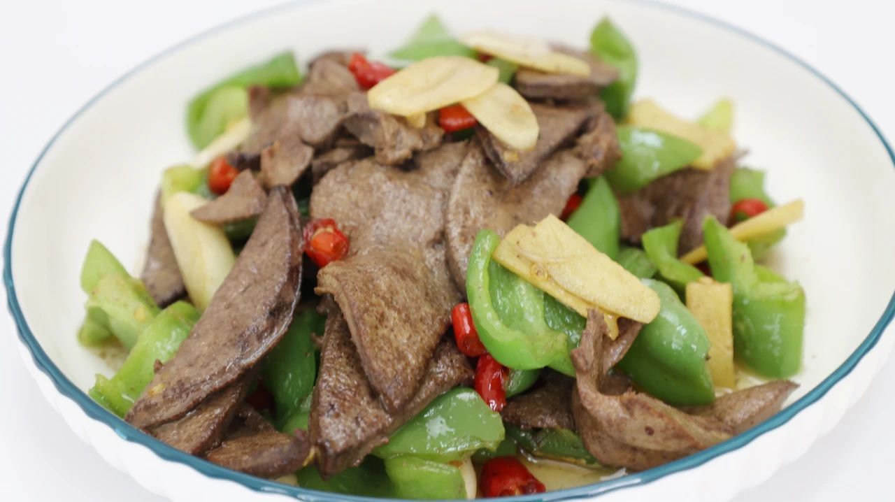 6大润肺食物2个养肺诀窍(养生先养肺！这5种常见食物能养肺润肺，肺不好的人赶紧补充)