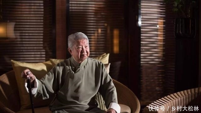 估值|一寸紫檀一寸金,成龙有上万件,20多年收藏估值上亿