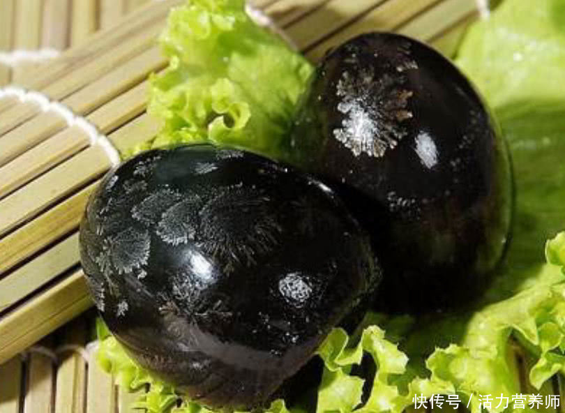 皮蛋里含的铅有多大危害(皮蛋里含有大量重金属铅，常吃会不会中毒？也许比你想象的有营养)