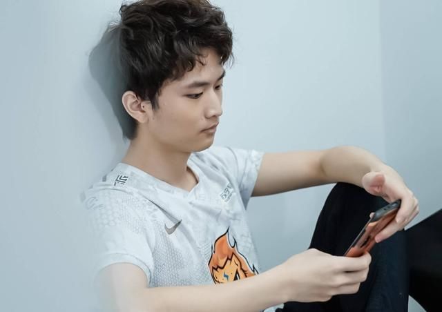 狙神|因“狙神”一战成名 焕烽：我要成为大家都记住的AD