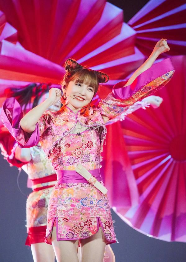  姐妹|《浪姐》第三次公演：金莎表演频繁失误，张雨绮的反应很圈粉！