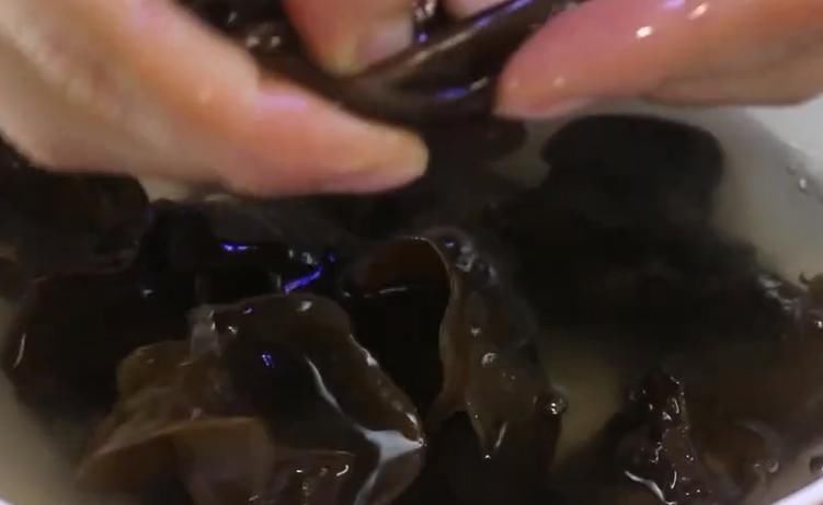 家常|西葫芦经典家常做法,做法简单,营养丰富,是道不错的下饭菜