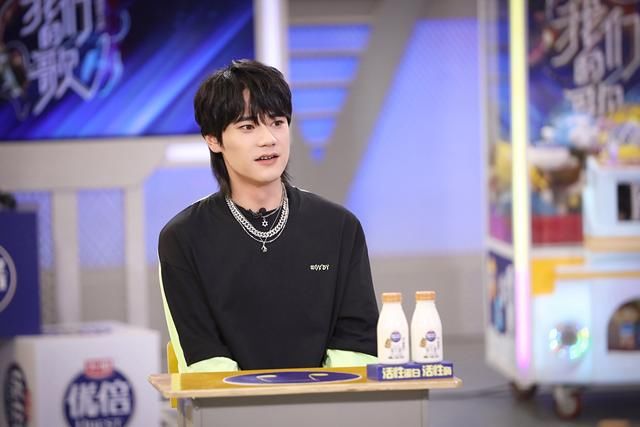  中国|光明优倍《中国梦之声·我们的歌》首轮竞演舞台开启 张信哲初试rap唱跳