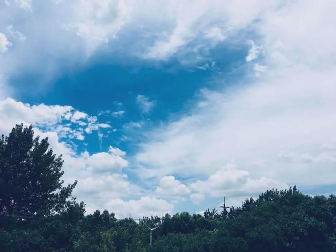 份魔|【探索】今日份魔都的蓝天白云,你心动了吗?