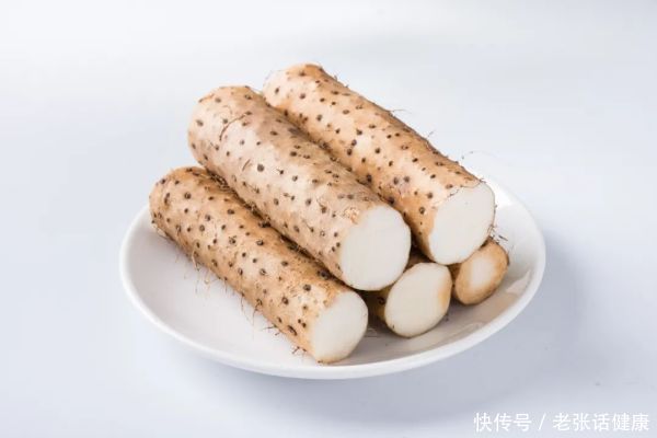 白露将至宜滋阴润肺防秋燥(“白露到，祛秋燥”！建议多吃4白，润肺清燥乐过秋)
