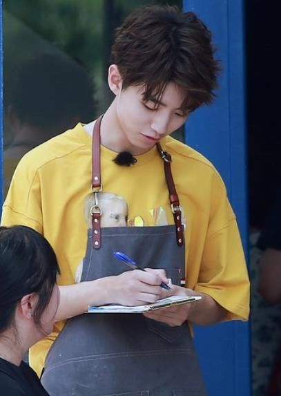  想不到|《中餐厅》王俊凯片酬曝光！数额让人想不到，知情人：他自己要求的！