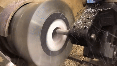  开挂|兄弟开挂吗？球杆装火箭、靶心自己找飞镖，想输都难