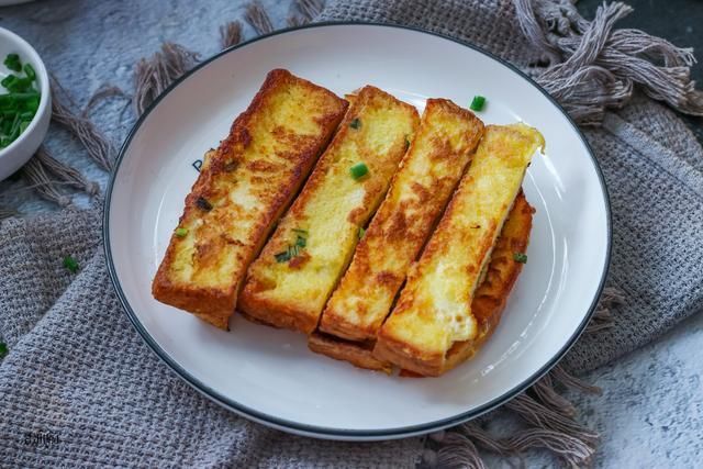 早餐|天一热,就爱吃这懒人早餐,5分钟搞定,2块钱吃饱,少油又健康