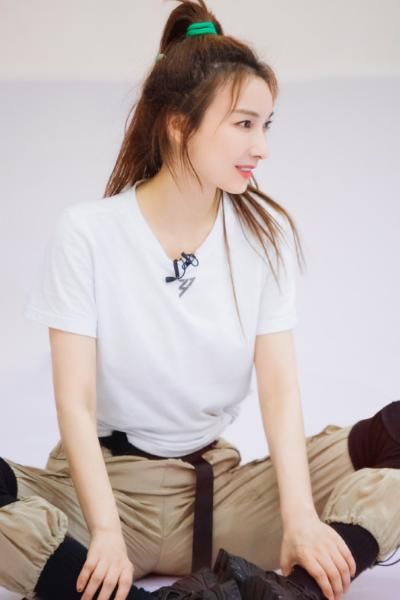  回应|吴昕发文回应浪姐淘汰：哭出不来赢不了，网友：老实人难走远？