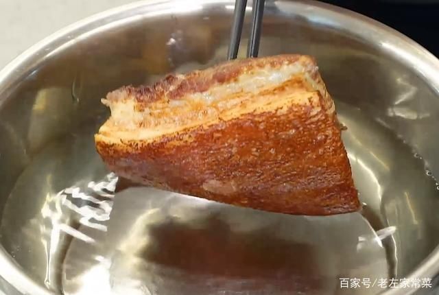  五花肉|梅菜扣肉怎么做好吃？20年大厨经验分享，步骤简单详细，一看就会