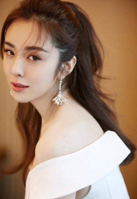 为啥|王晓晨有多美？学生证件照流出后，终于明白为啥男生都爱找她玩了